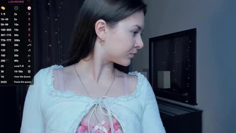 Snapshot of beatrixcutsforth chatting on September 2025 06:17:01 AM Beatrix or Triss3 online show from September 2025 06:17:01 AM
