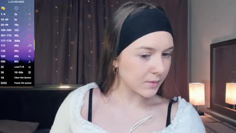Snapshot of beatrixcutsforth chatting on October 2025 05:26:02 AM Beatrix or Triss3 online show from October 2025 05:26:02 AM
