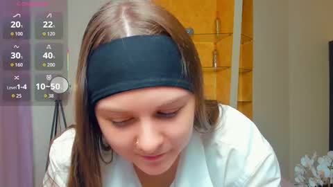 Snapshot of beatrixcutsforth chatting on October 2025 07:41:01 AM Beatrix or Triss3 online show from October 2025 07:41:01 AM