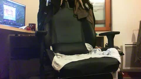 Snapshot of beaugosse39 chatting on April 2026 02:18:01 AM beaugosse39 online show from April 2026 02:18:01 AM