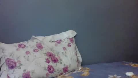 Snapshot of beautie699392 chatting on February 2025 09:15:02 AM Lil stunner online show from February 2025 09:15:02 AM