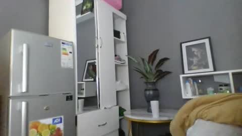 Snapshot of beautie699392 chatting on September 2025 07:58:01 AM Lil stunner online show from September 2025 07:58:01 AM