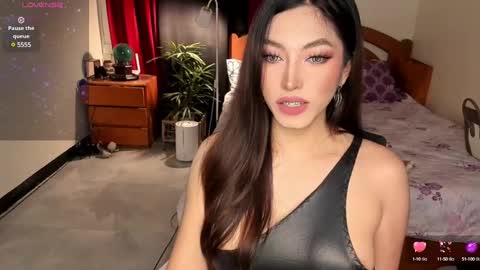 Queen Angela online show from December 2024 07:46:02 PM