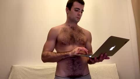 Nik online show from December 2025 08:05:02 PM