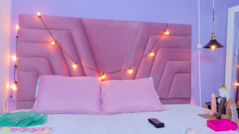 Shalom  online show from November 2025 08:30:01 PM