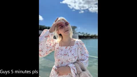 Snapshot of beautifultips chatting on March 2026 05:37:02 PM Mia online show from March 2026 05:37:02 PM