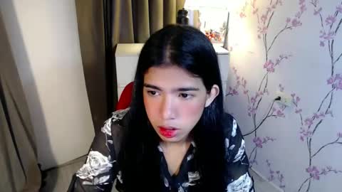 TRIXIE online show from December 2025 05:01:02 AM