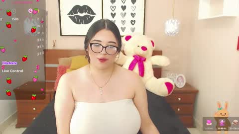 Snapshot of beautty_pink chatting on January 2025 08:06:02 PM beautty_pink online show from January 2025 08:06:02 PM