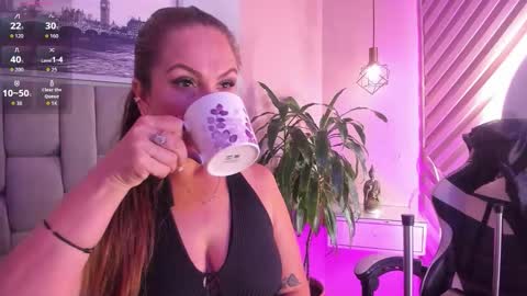 Chantall online show from October 2025 11:54:02 AM