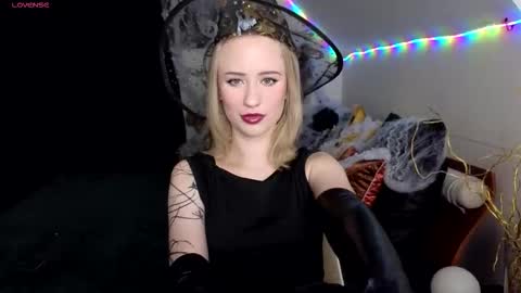beauty Sasha online show from October 2025 06:08:01 PM