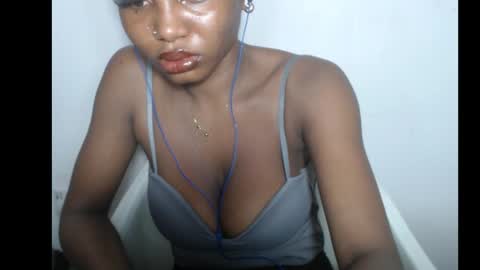 Snapshot of beautyslut1 chatting on March 2026 09:19:02 PM beautyslut1 online show from March 2026 09:19:02 PM