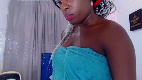 Snapshot of beautyyebonyy chatting on December 2024 07:35:01 PM Abby online show from December 2024 07:35:01 PM