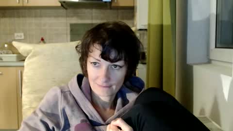 Raluca online show from October 2025 07:25:02 PM