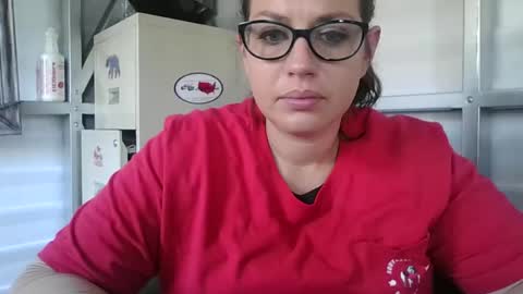 Snapshot of beccabee37 chatting on February 2026 06:56:02 PM beccabee37 online show from February 2026 06:56:02 PM