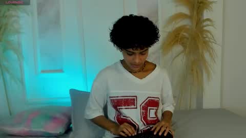 Snapshot of beckablue chatting on February 2026 12:37:01 PM Beecckkkaaa online show from February 2026 12:37:01 PM