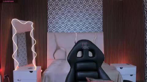 BELLA online show from April 2026 12:08:02 PM