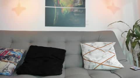 independent model online show from March 2025 09:26:01 PM