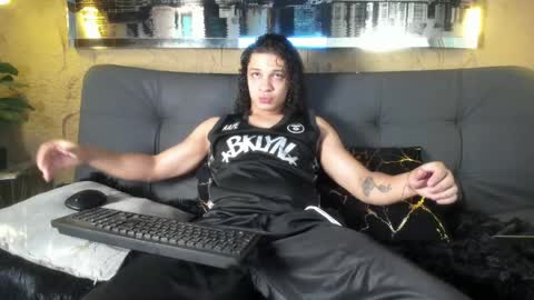 independent model online show from May 2026 04:19:01 AM