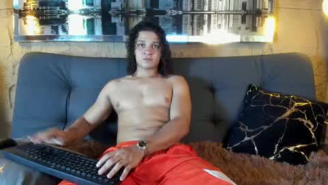 independent model online show from May 2026 09:53:01 PM