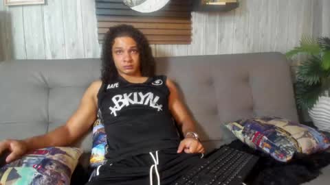 independent model online show from May 2026 07:10:02 PM
