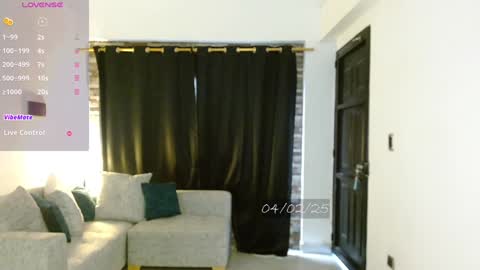 Snapshot of bell_art chatting on February 2025 12:22:02 PM online show from February 2025 12:22:02 PM