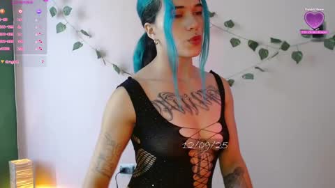 Snapshot of bell_art chatting on September 2025 06:52:02 PM online show from September 2025 06:52:02 PM