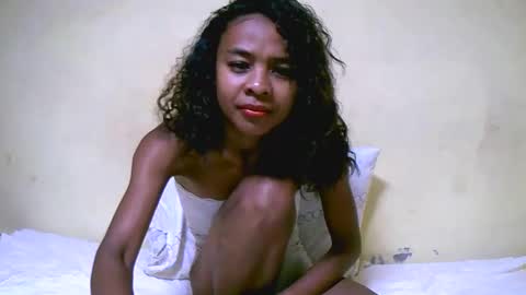 Snapshot of bella193999 chatting on December 2024 12:44:01 PM bella193999 online show from December 2024 12:44:01 PM