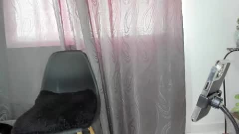 Snapshot of bella_38 chatting on February 2025 04:50:02 PM isabella online show from February 2025 04:50:02 PM