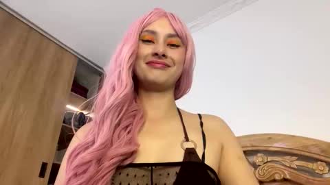 Snapshot of bella__w chatting on October 2025 01:54:02 PM Zia online show from October 2025 01:54:02 PM