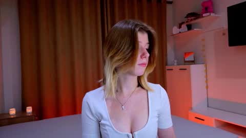 Bella online show from November 2025 08:53:01 PM