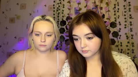 Snapshot of bella_and_alice chatting on October 2025 02:56:01 PM bella_and_alice online show from October 2025 02:56:01 PM