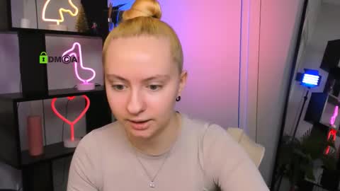 bella_blade online show from December 2025 06:42:02 AM