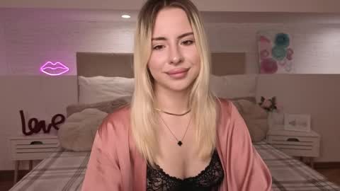 Snapshot of bella_crazyy chatting on May 2026 09:12:02 PM Bella online show from May 2026 09:12:02 PM