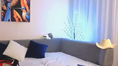 Bella online show from May 2026 08:39:02 PM