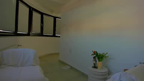 Anna  online show from March 2026 11:29:02 AM