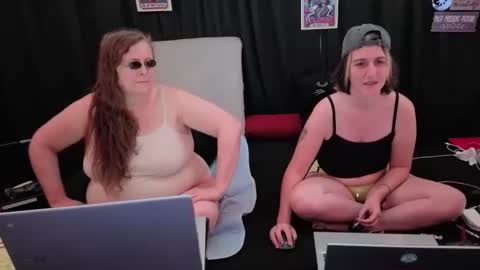 Bella James online show from November 2025 04:31:02 PM