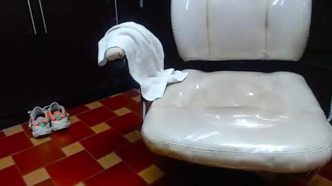 Snapshot of bella_lady_1_ chatting on December 2024 12:50:01 AM lady online show from December 2024 12:50:01 AM