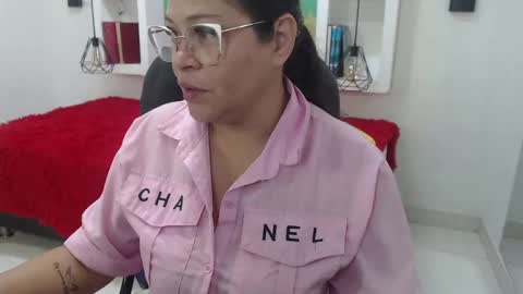 Snapshot of bella_lady_1_ chatting on September 2025 11:37:02 AM lady online show from September 2025 11:37:02 AM