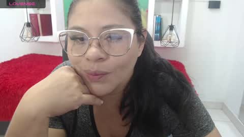Snapshot of bella_lady_1_ chatting on October 2025 11:40:02 AM lady online show from October 2025 11:40:02 AM
