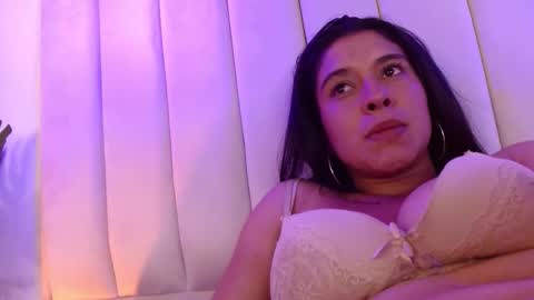 bella_rougee online show from March 2026 05:01:02 PM