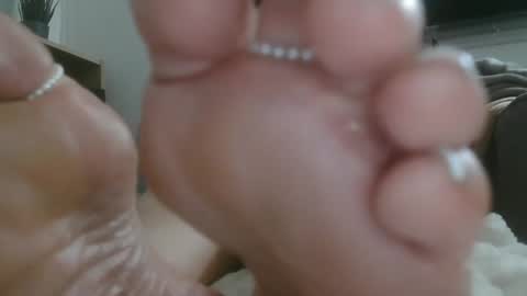Snapshot of bella_sexy_feet chatting on February 2025 10:20:01 PM bella_sexy_feet online show from February 2025 10:20:01 PM