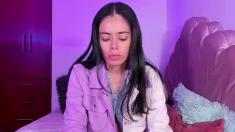 Snapshot of bella_sun_ chatting on February 2026 02:37:02 AM Valeria Model Independent online show from February 2026 02:37:02 AM