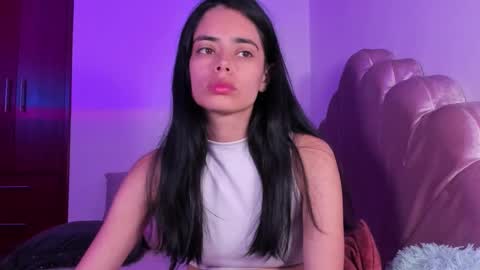 Snapshot of bella_sun_ chatting on February 2026 05:03:02 AM Valeria Model Independent online show from February 2026 05:03:02 AM