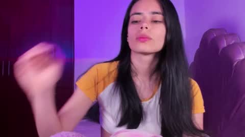 Snapshot of bella_sun_ chatting on February 2026 04:19:02 AM Valeria Model Independent online show from February 2026 04:19:02 AM