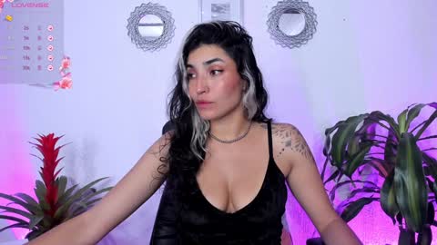 Bella online show from January 2025 10:51:01 PM