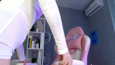 Bella Torress online show from October 2025 04:49:01 AM