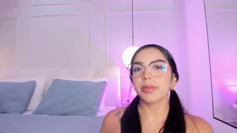  B E L L A   online show from March 2026 08:37:01 PM