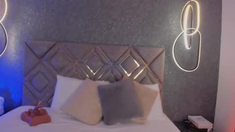 Cris online show from February 2026 07:37:01 PM