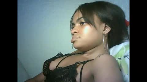 Bella online show from December 2024 09:41:01 PM