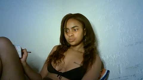 Bella online show from January 2025 10:39:01 PM